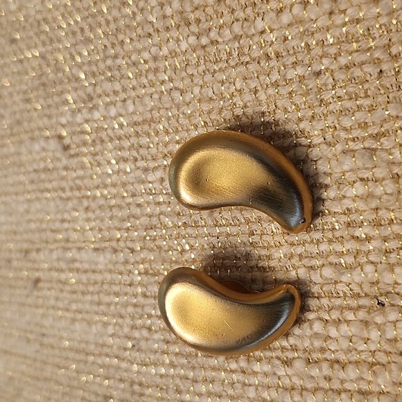 Givenchy Vtg Chunky Teardrop Earrings  Clip ons, Rare vintage - Picture 10 of 12